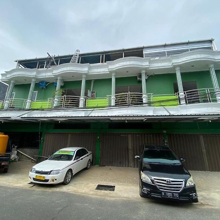Reddoorz Plus Near Siloam Hospital Balikpapan Exteriör bild