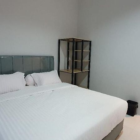 Reddoorz Plus Near Siloam Hospital Balikpapan Exteriör bild