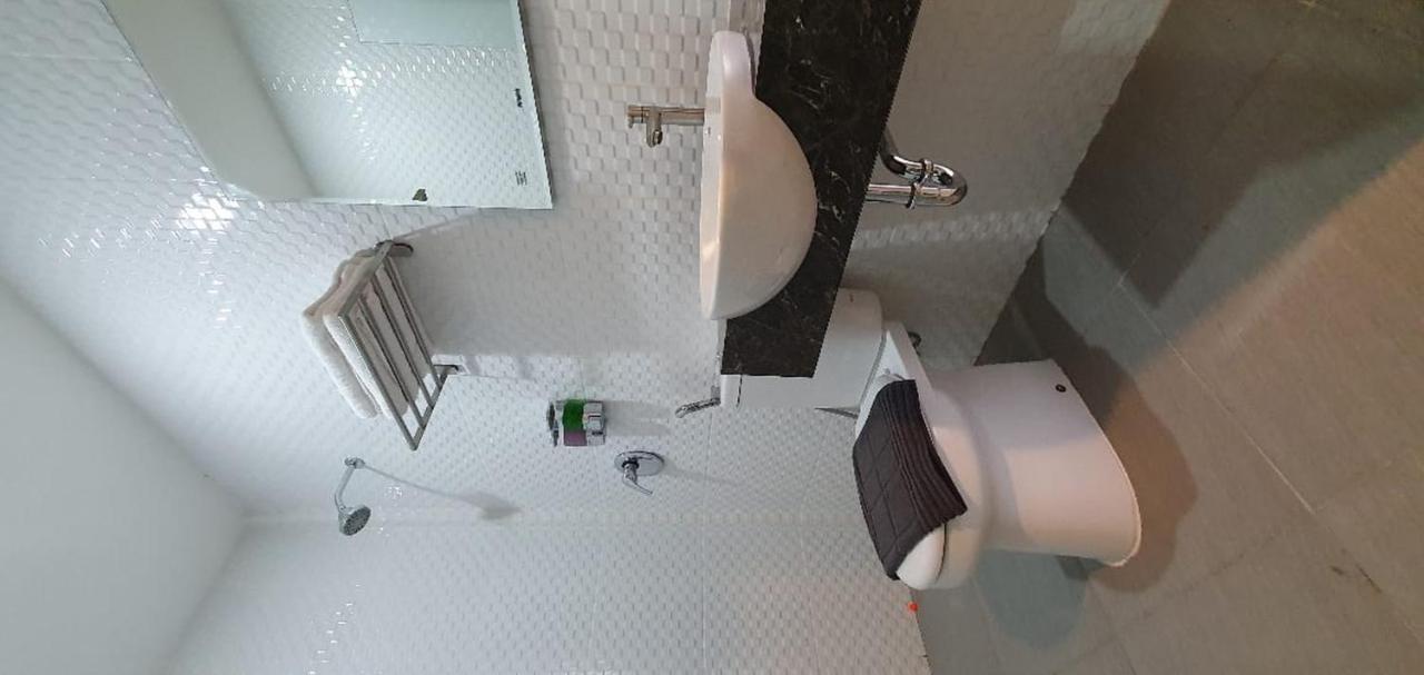 Reddoorz Plus Near Siloam Hospital Balikpapan Exteriör bild