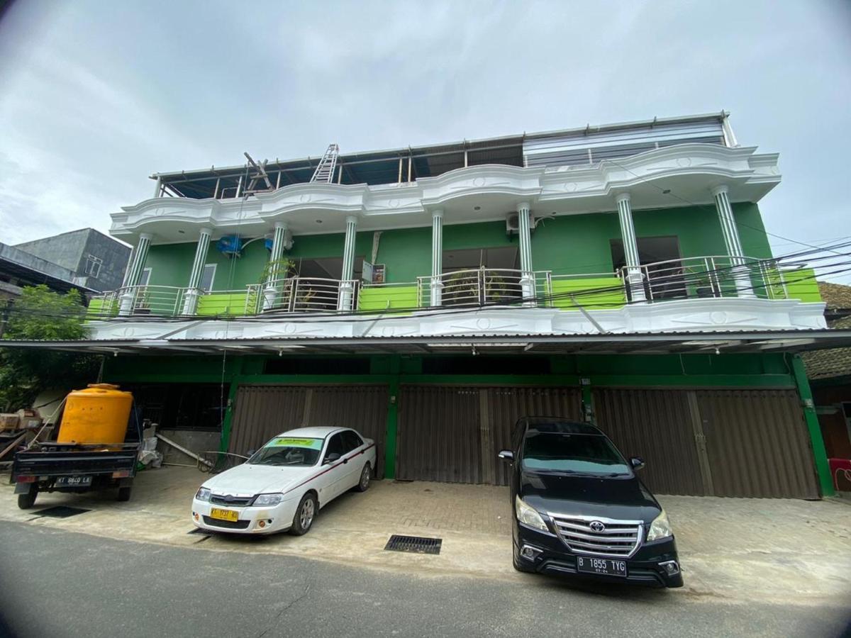 Reddoorz Plus Near Siloam Hospital Balikpapan Exteriör bild