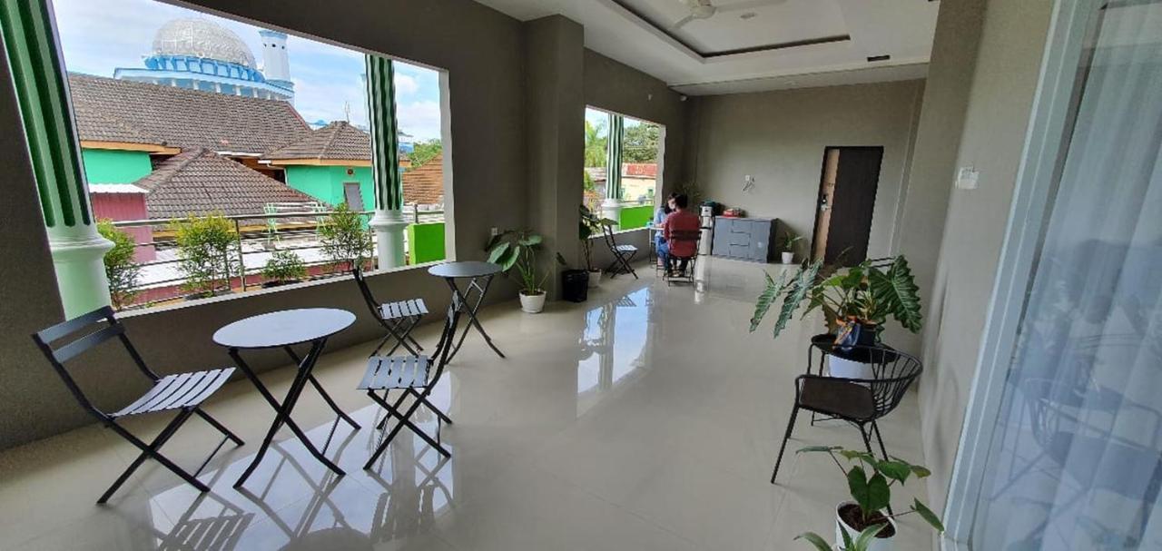 Reddoorz Plus Near Siloam Hospital Balikpapan Exteriör bild