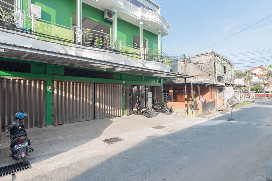Reddoorz Plus Near Siloam Hospital Balikpapan Exteriör bild